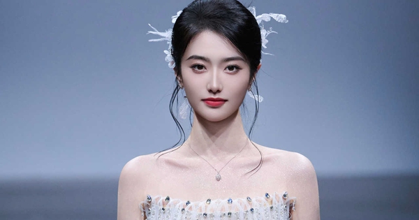 Tôn Tuyết Ninh tỏa sáng trong thiết kế Việt tại Shanghai Fashion Week