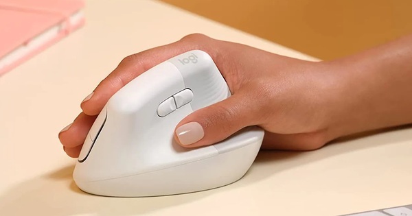 Logitech đối mặt tẩy chay vì quảng cáo ví khách hàng như 'chó'