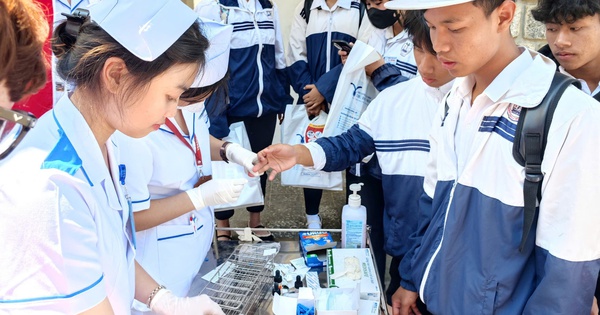 Học chính, học thêm nhưng vẫn đầy lo lắng vì thi cử