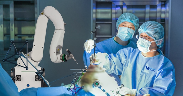 Việt Nam lần đầu có Robot AI thay khớp chủ động hoàn toàn