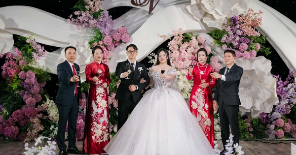Bố dặn con rể trong đám cưới: 'Đừng lấy chân đá bình rượu mơ'