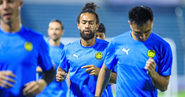 Đội tuyển Malaysia xuất hiện ‘bắt mắt’ trên sân Thiên Trường, báo chí ‘ở nhà’ nóng lòng…