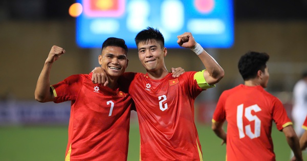 Đội tuyển Việt Nam rộng đường vào tốp 100 thế giới, đối thủ Trinidad & Tobago rớt đến 5 bậc