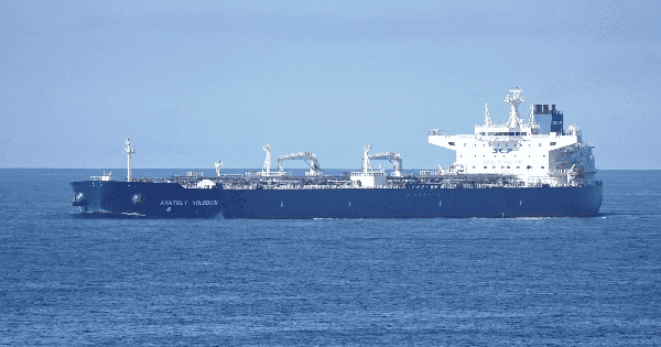 Tổng thống Trump cho tàu dầu Nga viện trợ Cuba