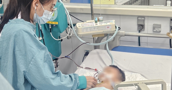 Bác sĩ cảnh báo dấu hiệu tay chân miệng nguy hiểm hơn nổi ban và loét miệng