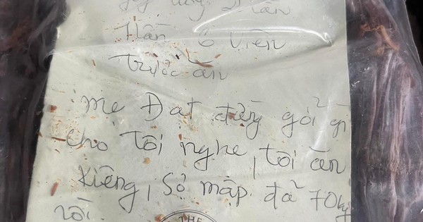 Mẹ ruột viết thư tay gửi quà cho mẹ chồng, con gái đọc mà rưng rưng