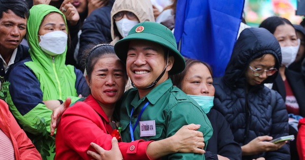 Kỹ sư xây dựng gác lại công việc, hăng hái lên đường nhập ngũ