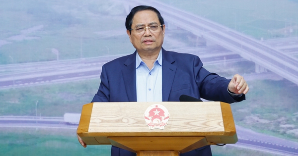 Thủ tướng: Đẩy nhanh đường sắt nối sân bay Tân Sơn Nhất và sân bay Long Thành