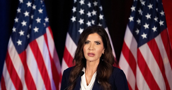 Tổng thống Trump bất ngờ thay Bộ trưởng An ninh nội địa Kristi Noem