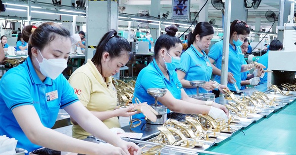 Căng thẳng Trung Đông ảnh hưởng sâu sắc đến xuất nhập khẩu TP.HCM