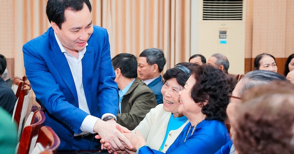 &Ocirc;ng Vũ Văn Tiến tiếp x&uacute;c cử tri tại Hải Ph&ograve;ng