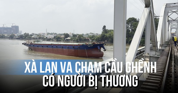 Khoảnh khắc cầu Ghềnh rung lên bần bật khi sà lan va chạm
