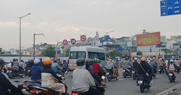 Giao lộ Trường Chinh - Cộng Hòa: Ùn tắc vì phân luồng cứng nhắc, người dân kiến nghị điều chỉnh