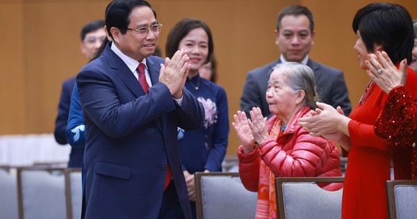 Đề xuất tổ chức giải thưởng 'Phụ nữ tài năng, sáng tạo 
và cống hiến'