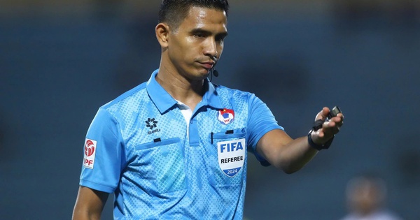 Lộ diện 2 trọng tài Malaysia điều hành cuộc đối đầu Hà Nội đại chiến CLB CAHN: Cực hay!

