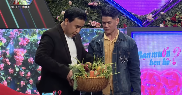 Mang thúng rau củ đi hẹn hò, ông bố hai con chinh phục được nữ công nhân