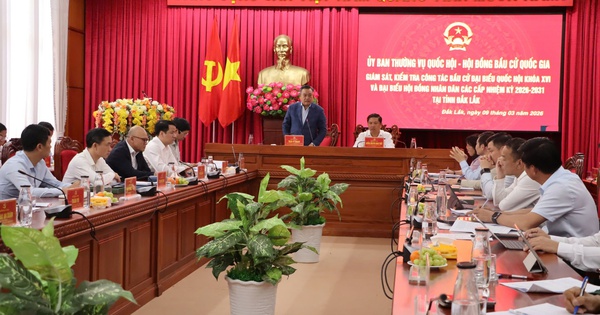 &Ocirc;ng Trần Sỹ Thanh kiểm tra c&ocirc;ng t&aacute;c chuẩn bị bầu cử Quốc hội tại Đắk Lắk