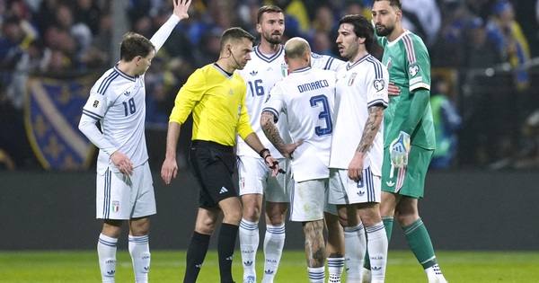 Báo chí Ý nghẹn ngào: 'Cơn ác mộng tồi tệ, World Cup đã rất gần nhưng lại đánh rơi vé'