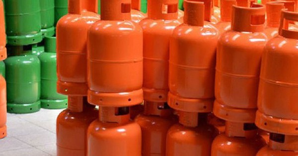 Tăng thêm gần 100.000 đồng, giá gas tháng 4 vọt lên 650.000 đồng/bình 12kg