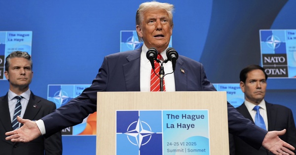 Ông Trump ‘nghiêm túc cân nhắc’ rời NATO