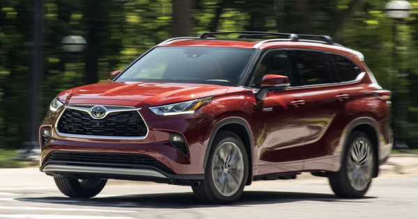 10 ô tô hybrid giữ giá tốt nhất sau 5 năm: Xe Toyota áp đảo