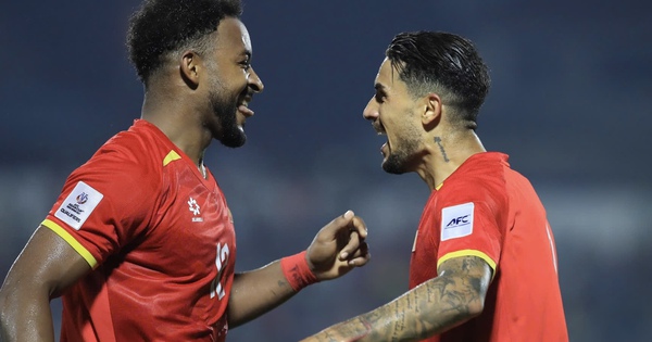 Hoàng Hên nói cực tiếng Việt cực mượt sau trận thắng Malaysia: ‘Không cần nói cũng biết Son chạy ở đâu’