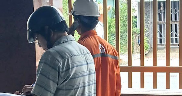 Chiếc áo màu cam không bao giờ quên