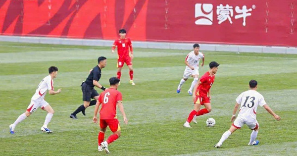 U.23 Việt Nam về nước, HLV Đinh Hồng Vinh chia sẻ điều đặc biệt...