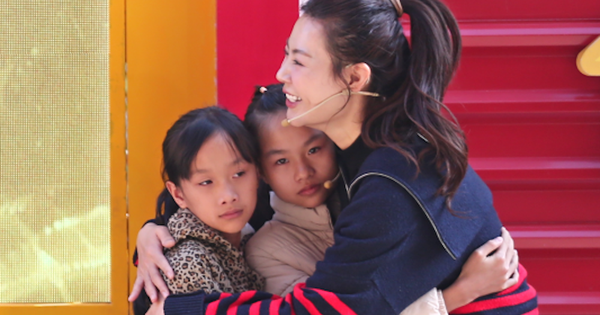 Thanh Hương phản ứng với MC, dùng toàn bộ cát sê làm điều đặc biệt