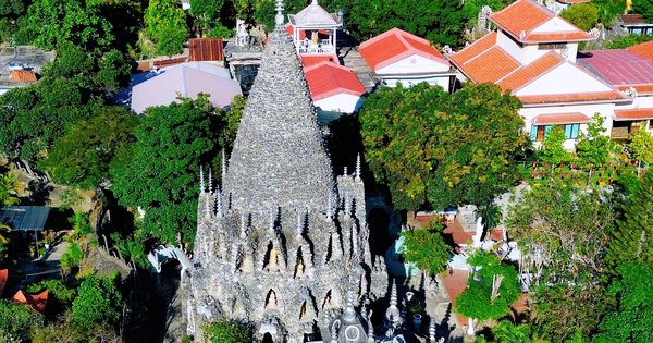 Khám phá chùa Từ Vân, kiệt tác từ san hô và vỏ ốc