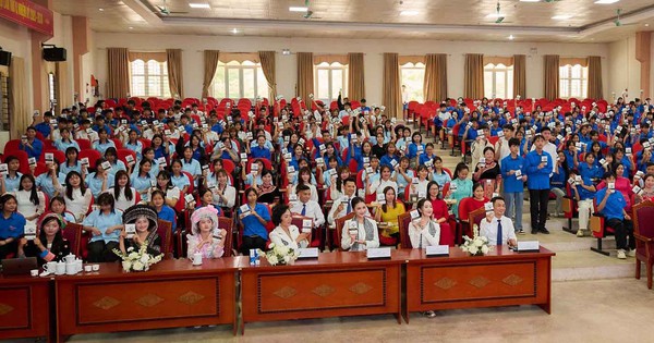 Hành trình Từ Trái Tim truyền lửa khát vọng cho sinh viên vùng cao