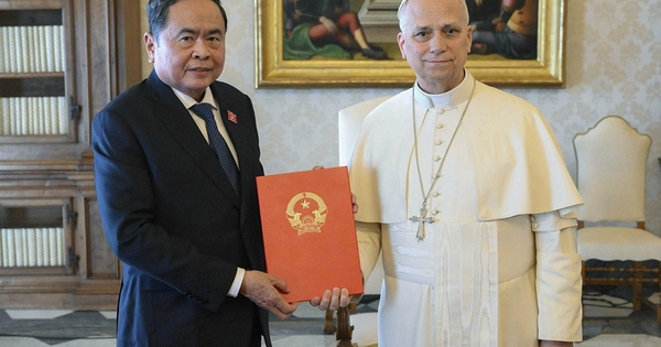 Chủ tịch Quốc hội thăm chính thức Ý, hội kiến Giáo hoàng