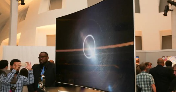 Lý do khiến TV màn hình cong biến mất