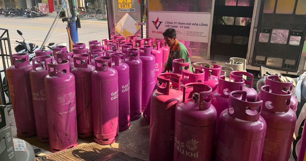 Giá gas giảm mạnh 75.000 đồng/bình 45 kg