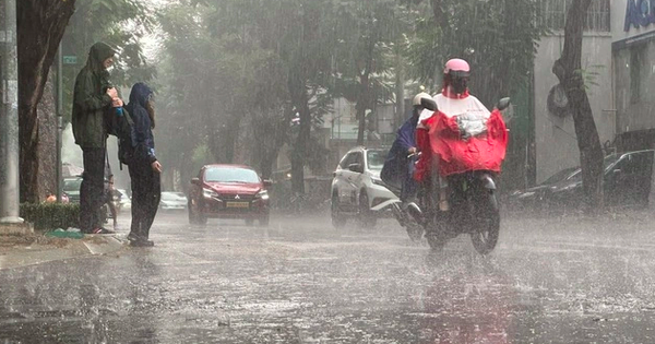 Miền Bắc, miền Trung sắp có mưa giông 'giải nhiệt' sau đợt nắng nóng 41 độ