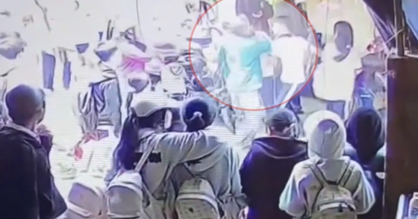 Nữ sinh lớp 7 bị nhóm nam sinh đánh hội đồng trước cổng trường: Công an vào cuộc