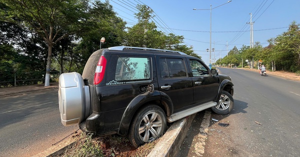 Nhậu say, 2 thanh niên rủ nhau trộm ô tô rồi gây tai nạn liên hoàn