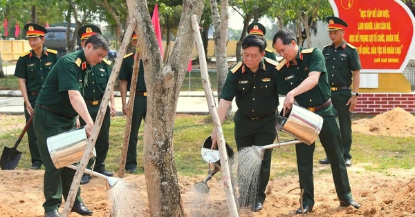 Đại tướng Nguyễn Trọng Nghĩa thăm Trường Thiếu sinh quân, nhấn mạnh 'ươm mầm' cán bộ trẻ