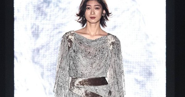 Màu chì 'phát sáng' - ít nhưng đắt, giúp nàng công sở tỏa sáng mỗi ngày