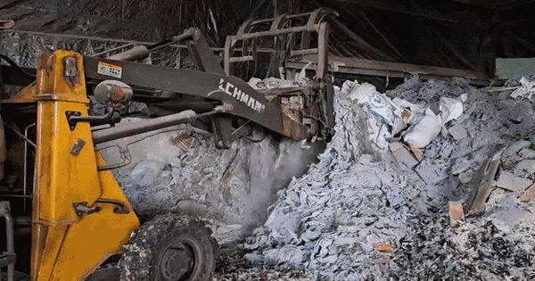 Vụ án đổ trộm 20.000 tấn chất thải: Bóc trần 'hệ sinh thái xử lý rác giả'