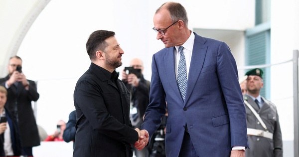 Thủ tướng Đức muốn đưa thanh niên Ukraine về nước chiến đấu