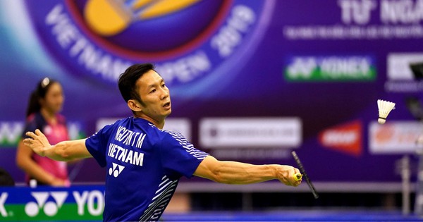 Nguyễn Tiến Minh cùng bà xã khuấy động giải cầu lông Đại hội TDTT TP.HCM