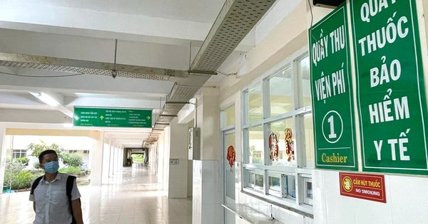 Bệnh viện bị trừ tiền nếu bắt bệnh nhân bảo hiểm y tế mua thuốc bên ngoài