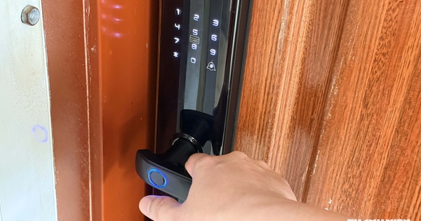 Có phải khóa thông minh chỉ mở được bằng vân tay?