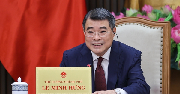 Thủ tướng Singapore Lawrence Wong chúc mừng, điện đàm với Thủ tướng Lê Minh Hưng