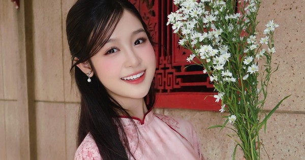 Nhan sắc 'con gái màn ảnh của Lê Phương' gây sốt