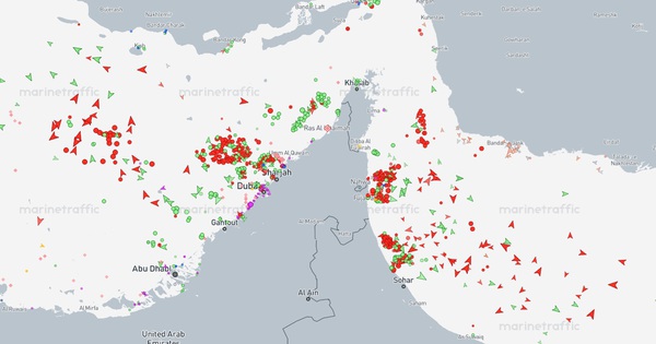Rộ tin Iran xem xét mở 'lối ra' cho tàu thuyền qua eo biển Hormuz