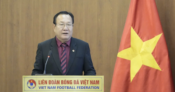 Tân HLV đội tuyển Việt Nam Hoàng Văn Phúc: 'Kế nhiệm huyền thoại Mai Đức Chung, áp lực là chuyện bình thường'