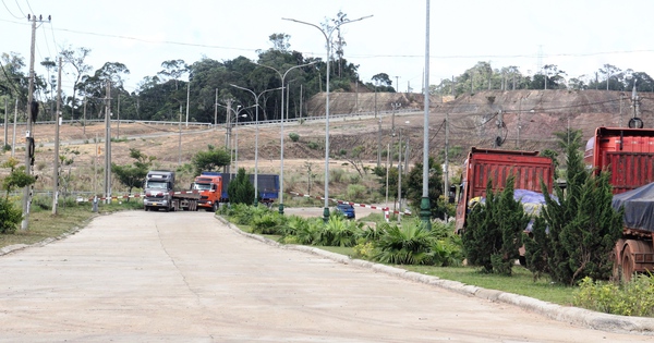 Đưa cửa khẩu quốc tế Nam Giang thành trung tâm logistics vùng biên