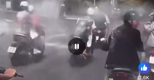 CSGT Vĩnh Long mời làm việc nhóm người chạy xe máy chọi bột vào người đi đường